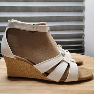 Clarks Kyarra Joy Wedge Sandals – White - Women’s 10 – NIB